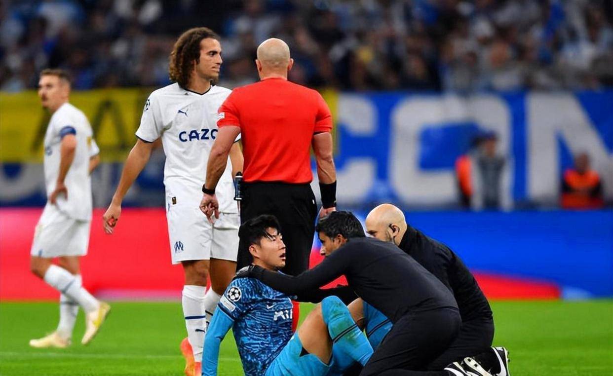 欧冠淘汰赛开局就显锋芒，马竞半小时4比1领先热刺，热刺防线暴露且马竞进攻高效让局势难以逆转